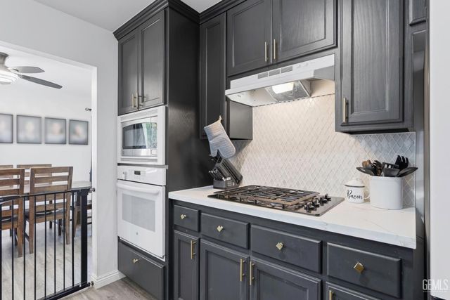 1005 Highmoor Avenue, Bakersfield, CA 93308