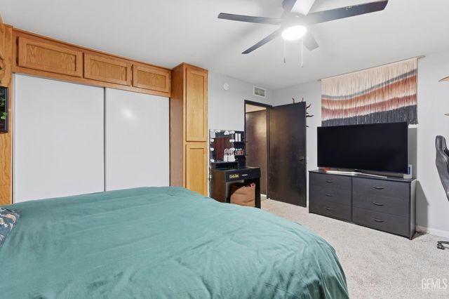 1005 Highmoor Avenue, Bakersfield, CA 93308