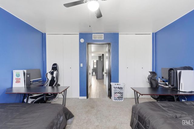 1005 Highmoor Avenue, Bakersfield, CA 93308