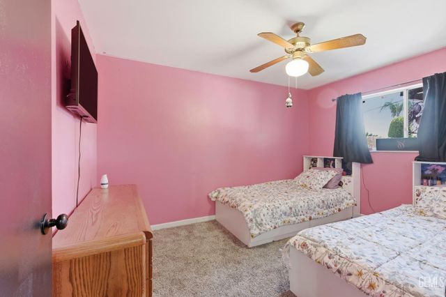 1005 Highmoor Avenue, Bakersfield, CA 93308