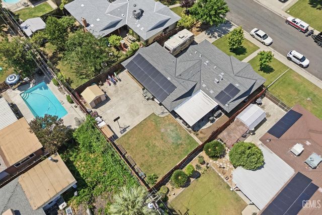 1005 Highmoor Avenue, Bakersfield, CA 93308