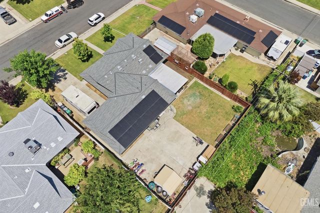 1005 Highmoor Avenue, Bakersfield, CA 93308