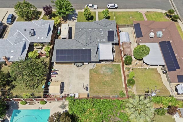 1005 Highmoor Avenue, Bakersfield, CA 93308