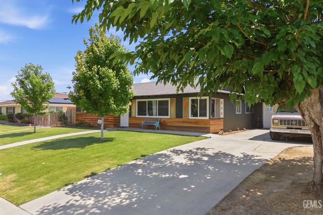 1005 Highmoor Avenue, Bakersfield, CA 93308