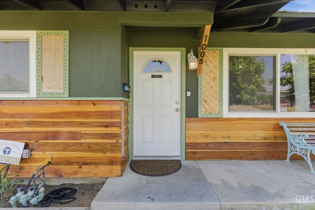 1005 Highmoor Avenue, Bakersfield, CA 93308