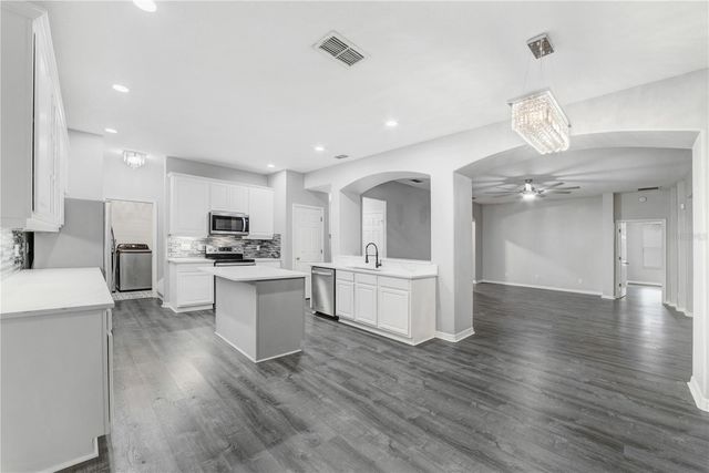 207 LARGOVISTA DRIVE, Oakland, FL 34787