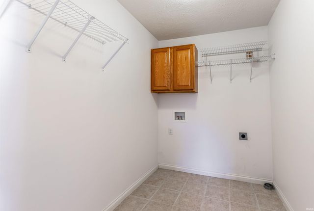 4608 Baywood Court, Evansville, IN 47725