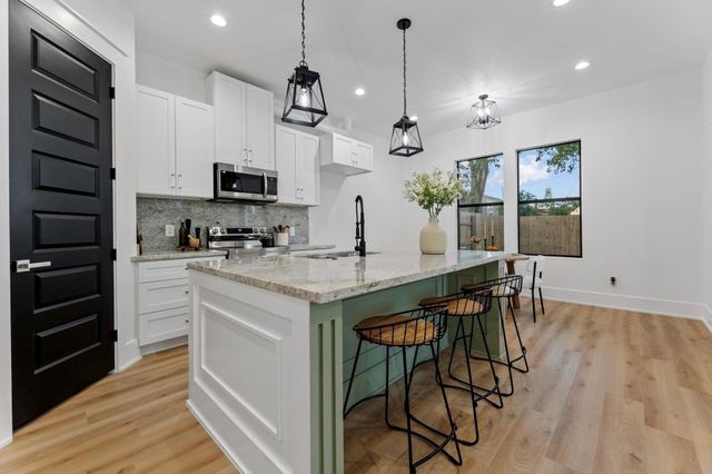 518 Clinton Street A, Conroe, TX 77301