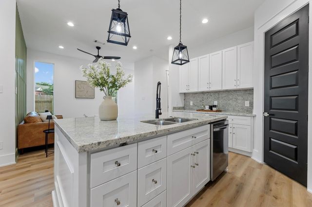 518 Clinton Street A, Conroe, TX 77301