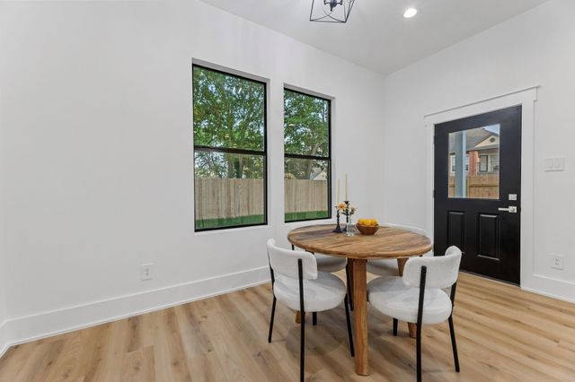 518 Clinton Street A, Conroe, TX 77301