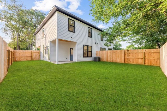 518 Clinton Street A, Conroe, TX 77301