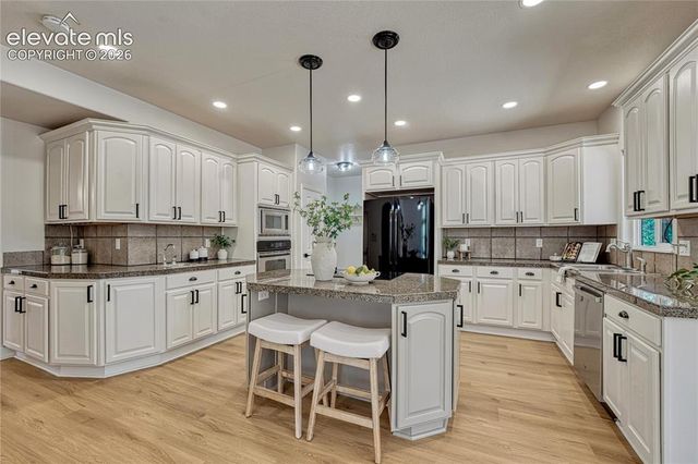18110 Bakers Farm Road, Colorado Springs, CO 80908