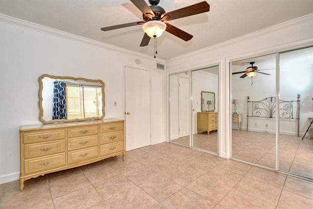 102 Coventry E 102, West Palm Beach, FL 33417