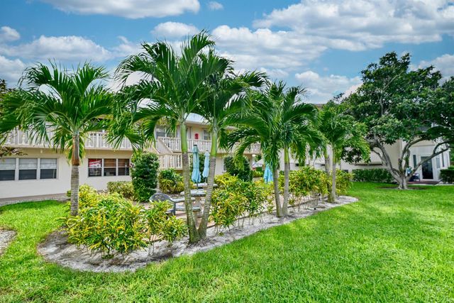 102 Coventry E 102, West Palm Beach, FL 33417