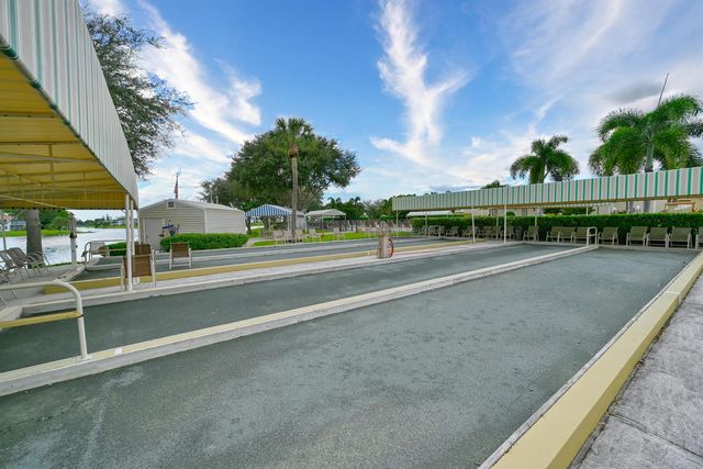 102 Coventry E 102, West Palm Beach, FL 33417