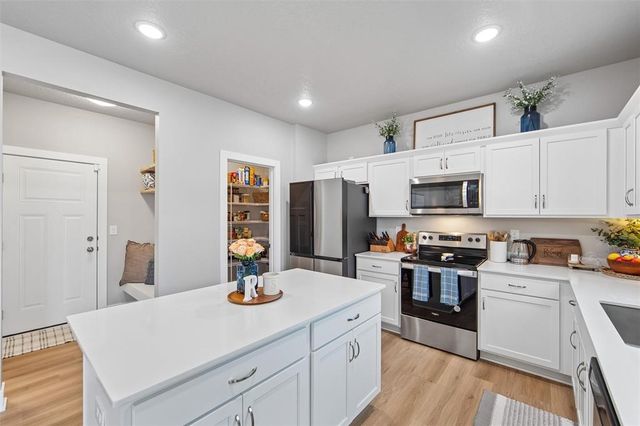 2222 Chan Drive, Adel, IA 50003