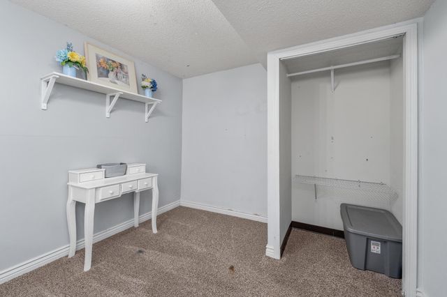 1909 S Shiloh, Wichita, KS 67207