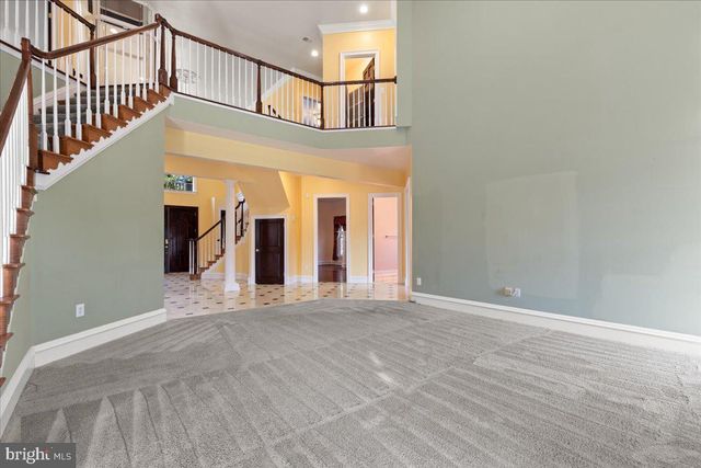 8813 OAK LEAF DR, Alexandria, VA 22309