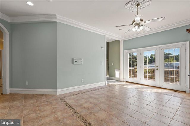 8813 OAK LEAF DR, Alexandria, VA 22309