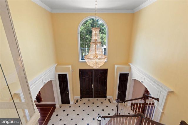 8813 OAK LEAF DR, Alexandria, VA 22309