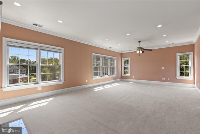 8813 OAK LEAF DR, Alexandria, VA 22309