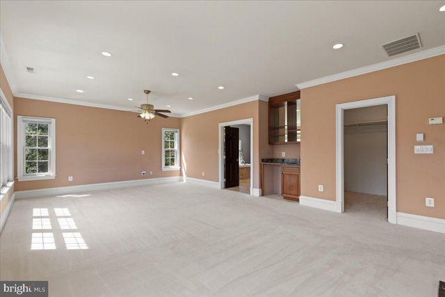 8813 OAK LEAF DR, Alexandria, VA 22309