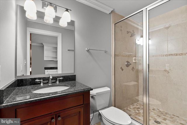 8813 OAK LEAF DR, Alexandria, VA 22309