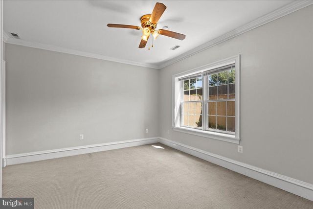 8813 OAK LEAF DR, Alexandria, VA 22309