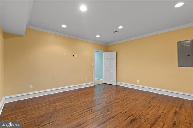 8813 OAK LEAF DR, Alexandria, VA 22309