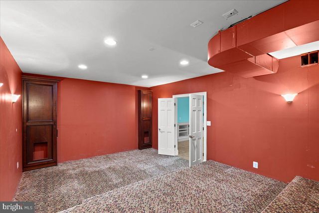 8813 OAK LEAF DR, Alexandria, VA 22309