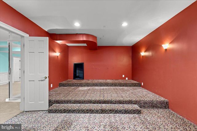 8813 OAK LEAF DR, Alexandria, VA 22309