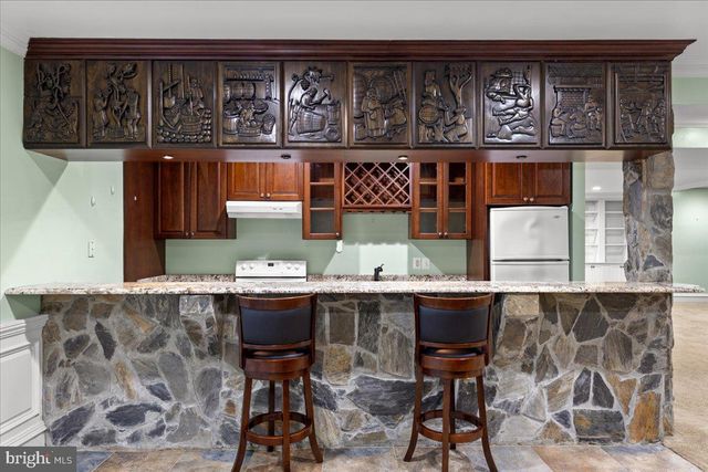 8813 OAK LEAF DR, Alexandria, VA 22309