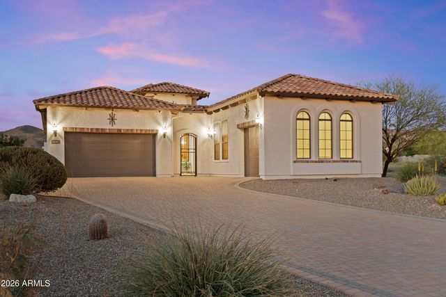 8334 E LAUREL Circle, Mesa, AZ 85207