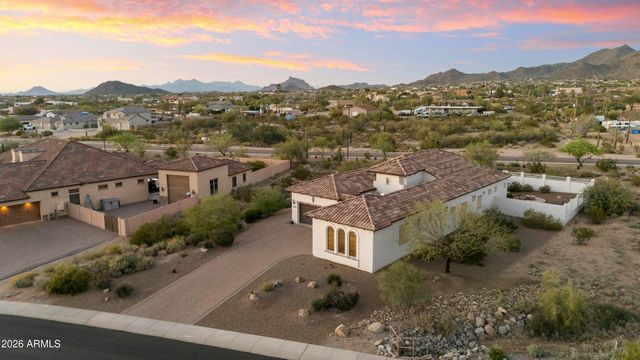 8334 E LAUREL Circle, Mesa, AZ 85207