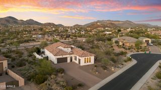 8334 E LAUREL Circle, Mesa, AZ 85207