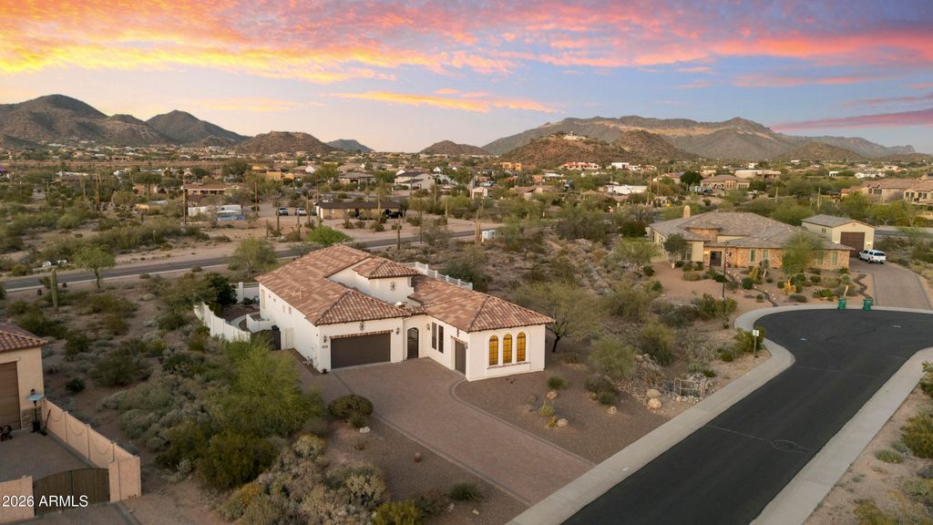 8334 E LAUREL Circle, Mesa, AZ 85207