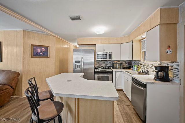 653 Future DR, North Fort Myers, FL 33917