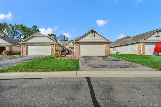 3018 Rivers Edge Drive N, Wayne, MI 48184