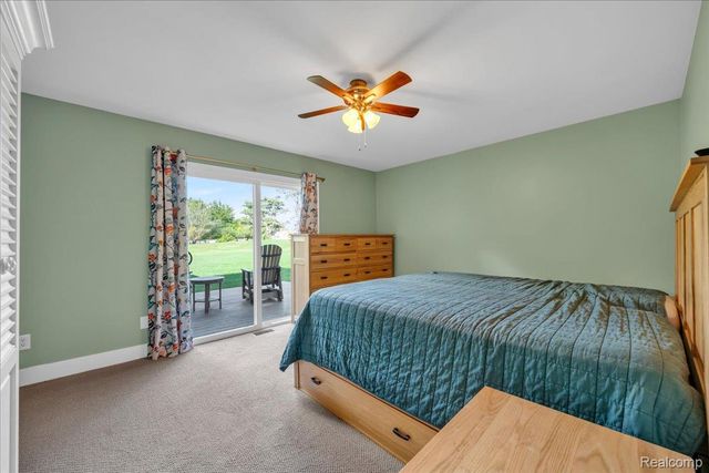 3018 Rivers Edge Drive N, Wayne, MI 48184