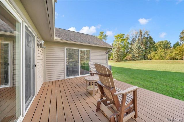 3018 Rivers Edge Drive N, Wayne, MI 48184