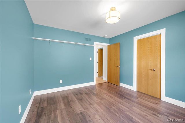 3018 Rivers Edge Drive N, Wayne, MI 48184