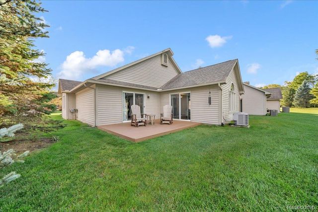 3018 Rivers Edge Drive N, Wayne, MI 48184