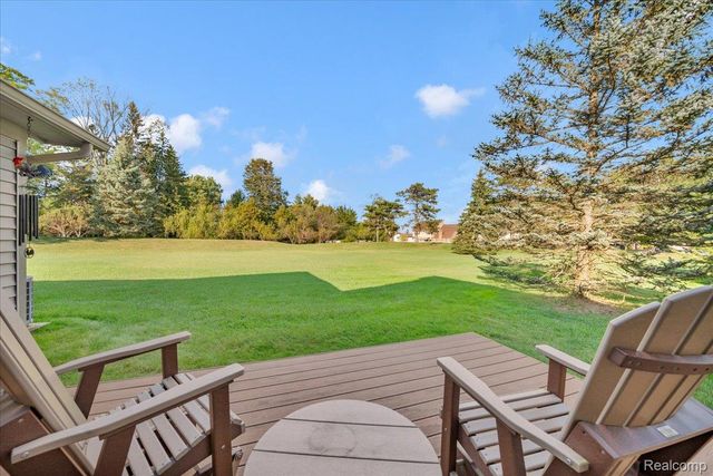 3018 Rivers Edge Drive N, Wayne, MI 48184