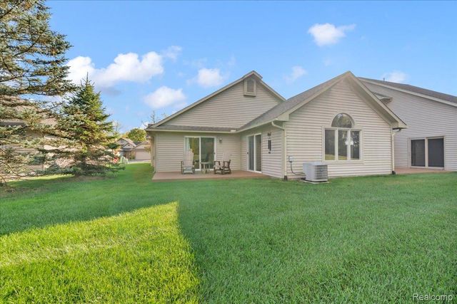 3018 Rivers Edge Drive N, Wayne, MI 48184