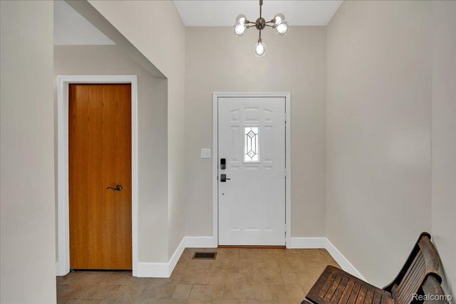 3018 Rivers Edge Drive N, Wayne, MI 48184