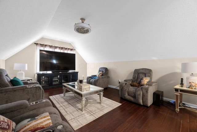 6777 Bigerton Bend, Canal Winchester, OH 43110