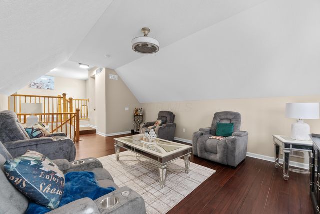 6777 Bigerton Bend, Canal Winchester, OH 43110