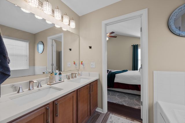 6777 Bigerton Bend, Canal Winchester, OH 43110