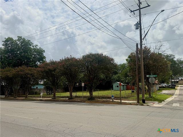612 E Common Street, New Braunfels, TX 78130