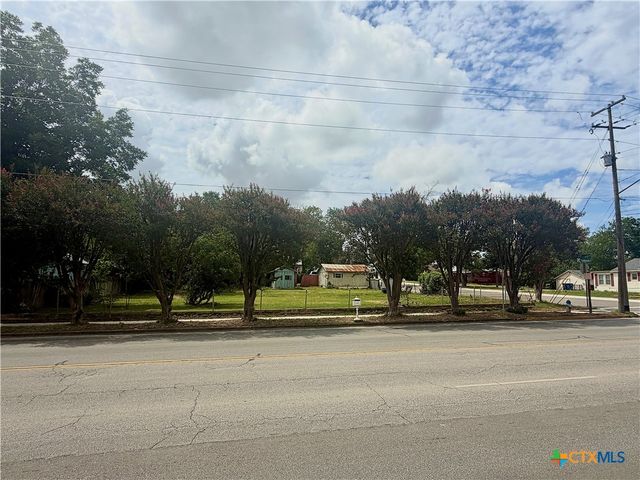 612 E Common Street, New Braunfels, TX 78130